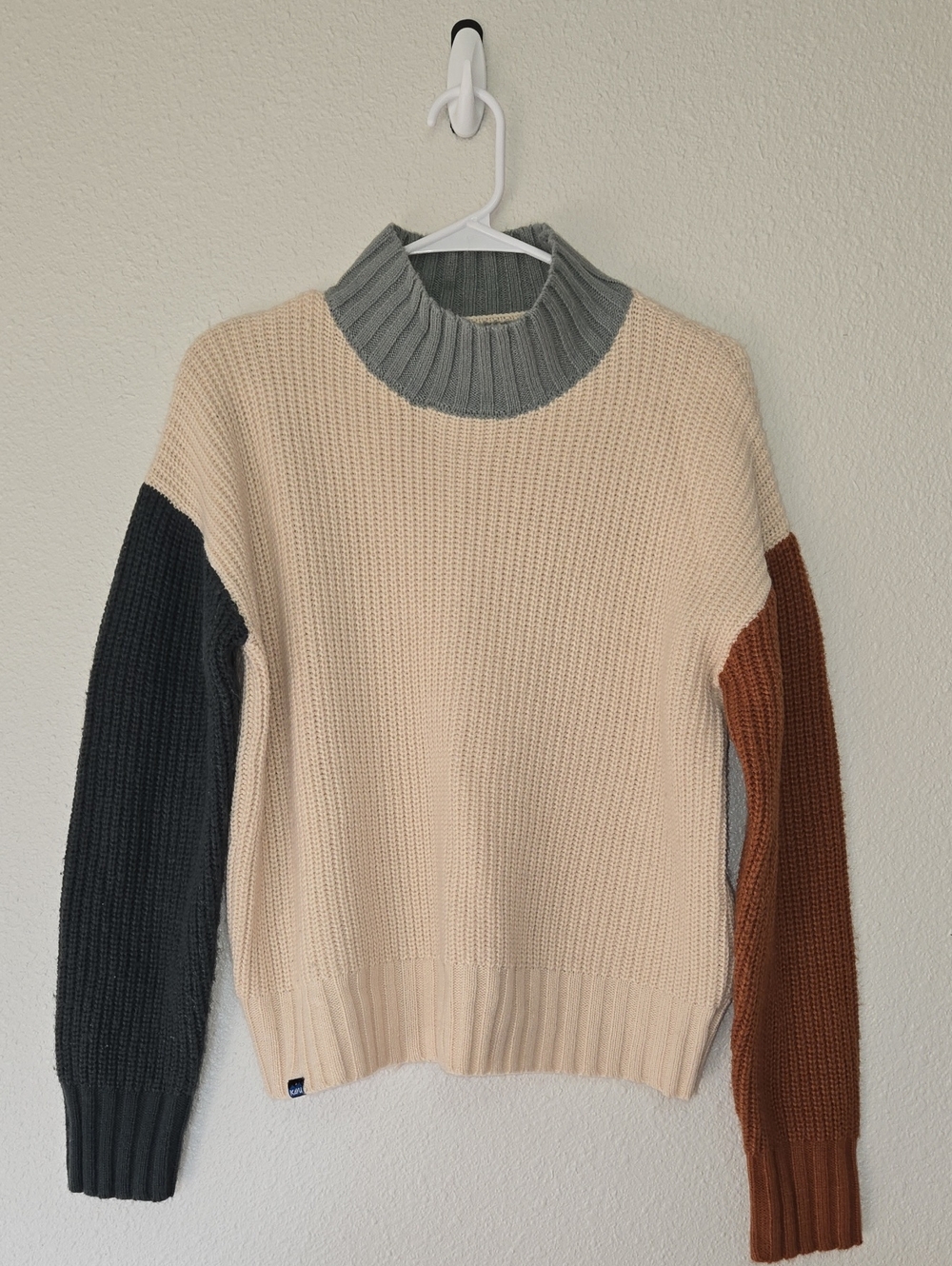 Kavu Sweater